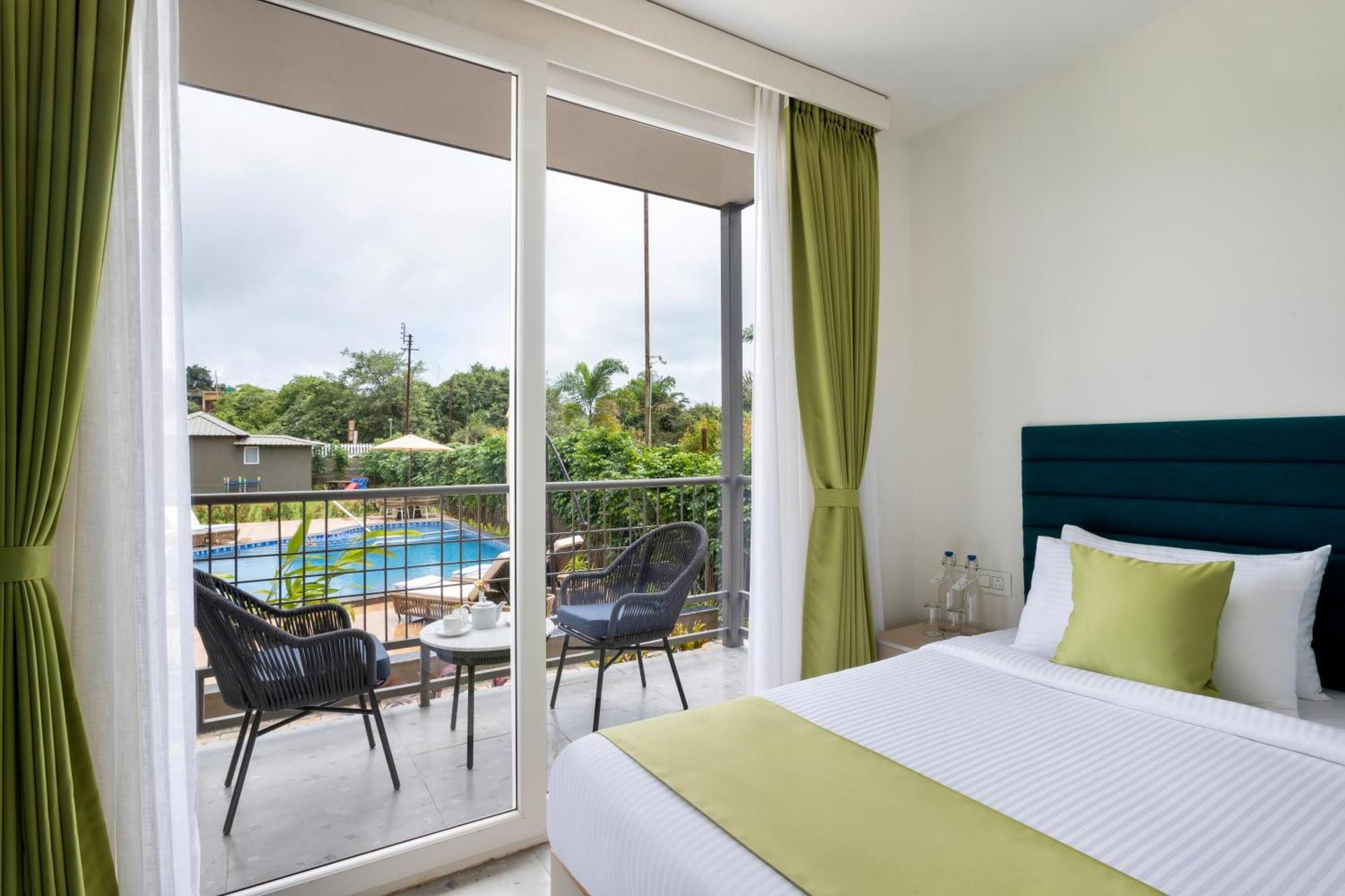 Stone Wood Hotel Amboli Amboli  Kültér fotó
