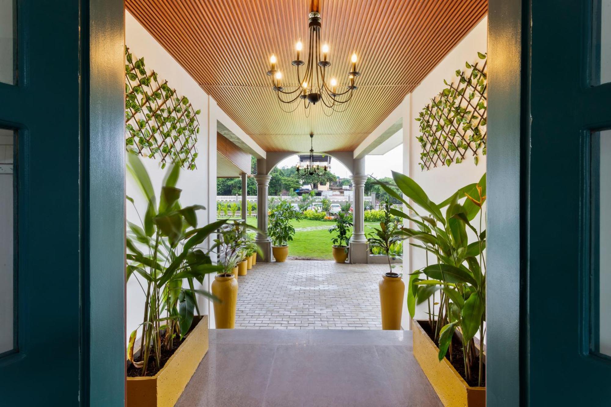 Stone Wood Hotel Amboli Amboli  Kültér fotó