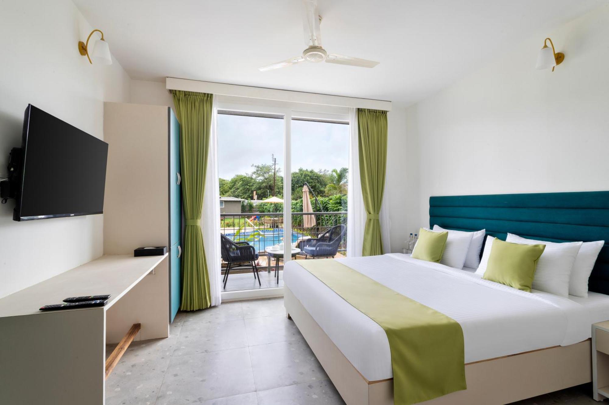Stone Wood Hotel Amboli Amboli  Kültér fotó