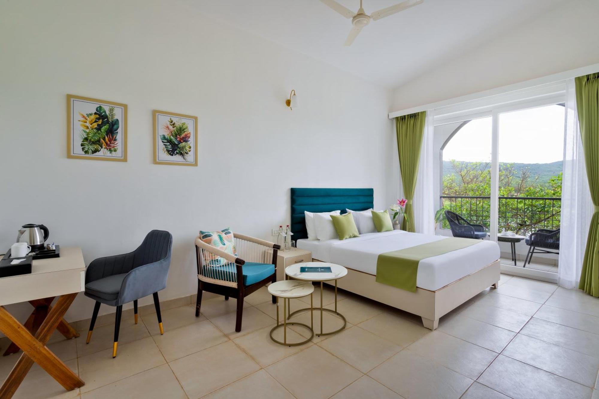 Stone Wood Hotel Amboli Amboli  Kültér fotó