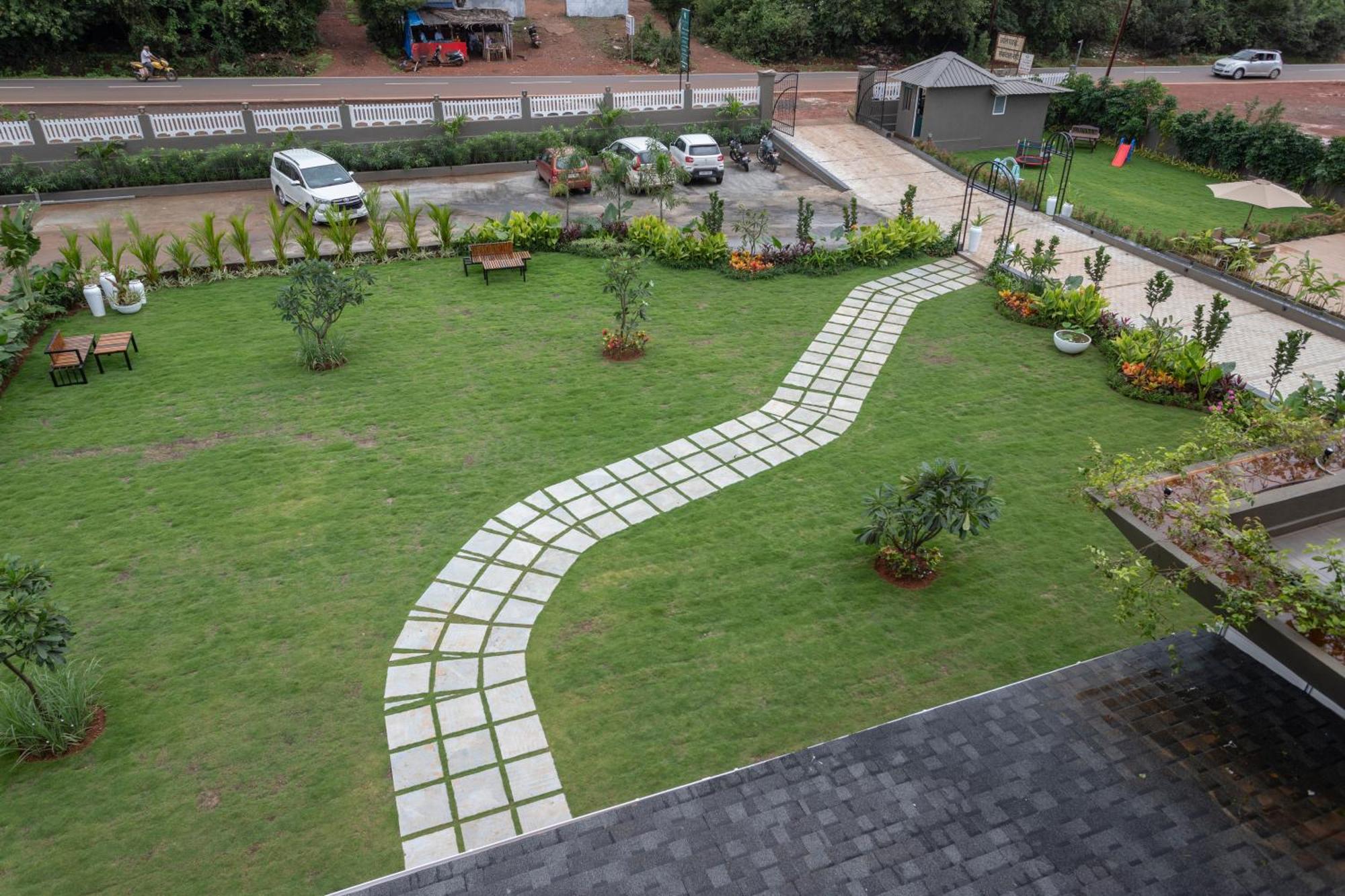 Stone Wood Hotel Amboli Amboli  Kültér fotó