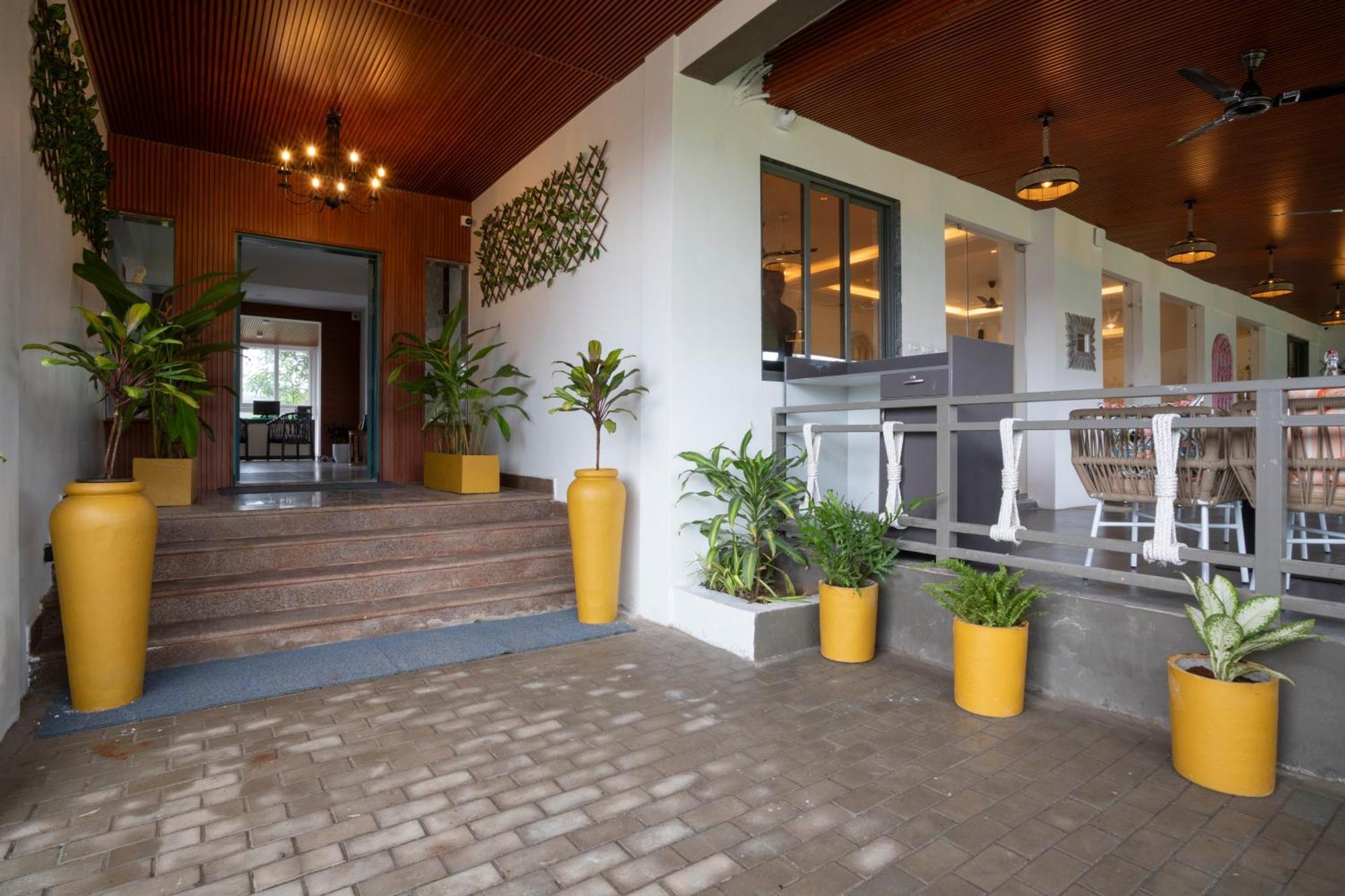 Stone Wood Hotel Amboli Amboli  Kültér fotó