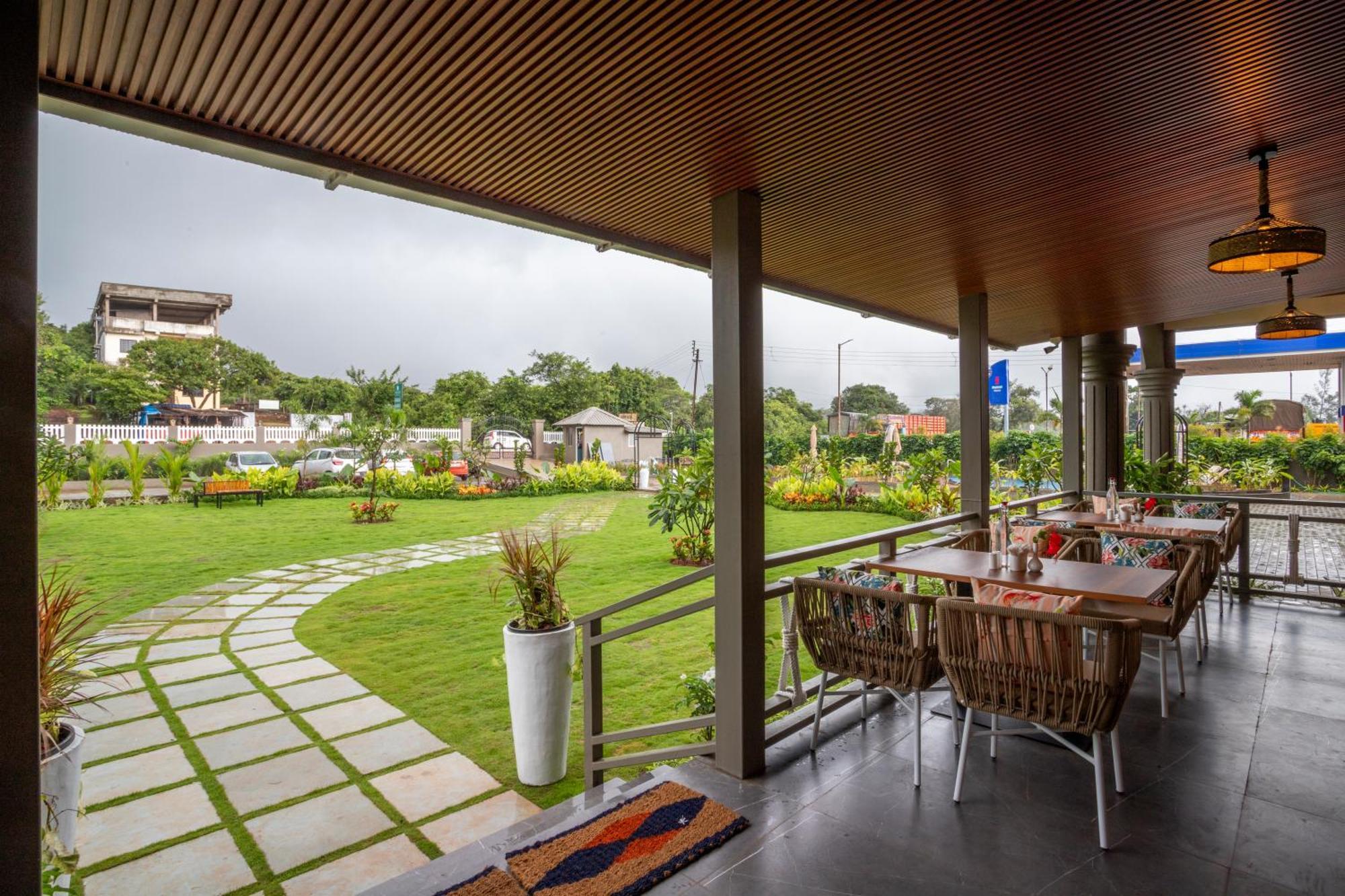 Stone Wood Hotel Amboli Amboli  Kültér fotó